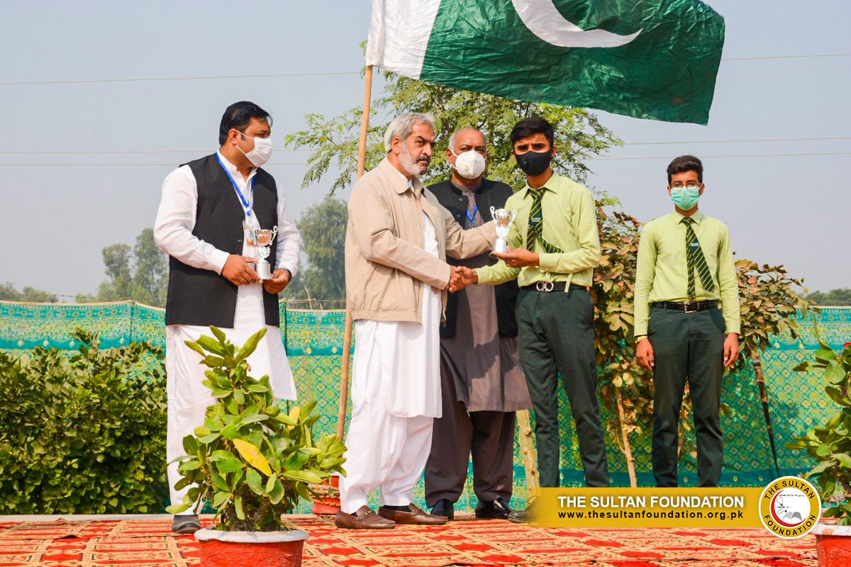 thesultanF's tweet photo. "Dr. Allama Muhammad Iqbal Day", at The Sultan Foundation High School Toba. At the end of the program, the honorable guest Chief Executive of @thesultanF Mr. Majid Fakhri distributed prizes among the students
#iqbalday #IqbalDay2021 #NationalEducationDay2021 Atatuerk https://t.co/ndI1ul2gCm