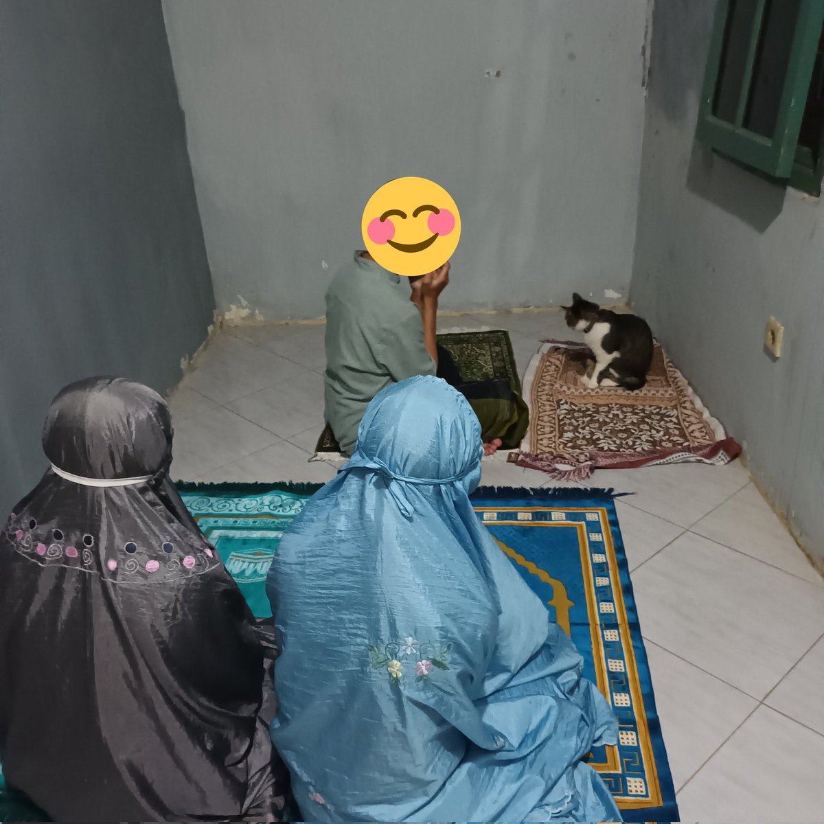 ZOO_FESS's tweet photo. zoo kalo tiap adzan maghrib sama iya, doi siap duluan daripada manusia manusianya, panutan emang https://t.co/Msru7gVuNq