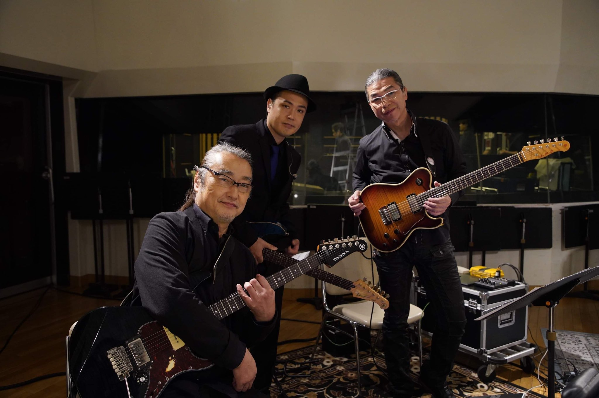 和泉聡志8 5高円寺jirokichi ルパン三世のテーマ21 元の音源は僕が6本ほど ギター ダビングをして録音 今回はその再現性を高めるべく 尊敬する先輩ギターリストお2人を召喚 大野さんのアルバム Made In Y O などでもプレイが光る梶原順さん