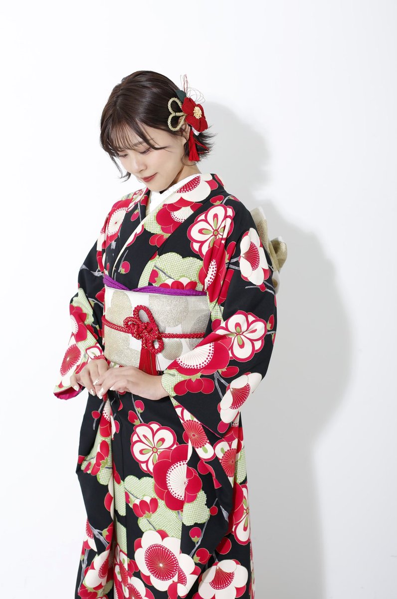 hsbmim's tweet photo. 振袖のデータ届いた👘🌸
もうすぐ23歳やけど、？🙃 https://t.co/N63MSmy66Z