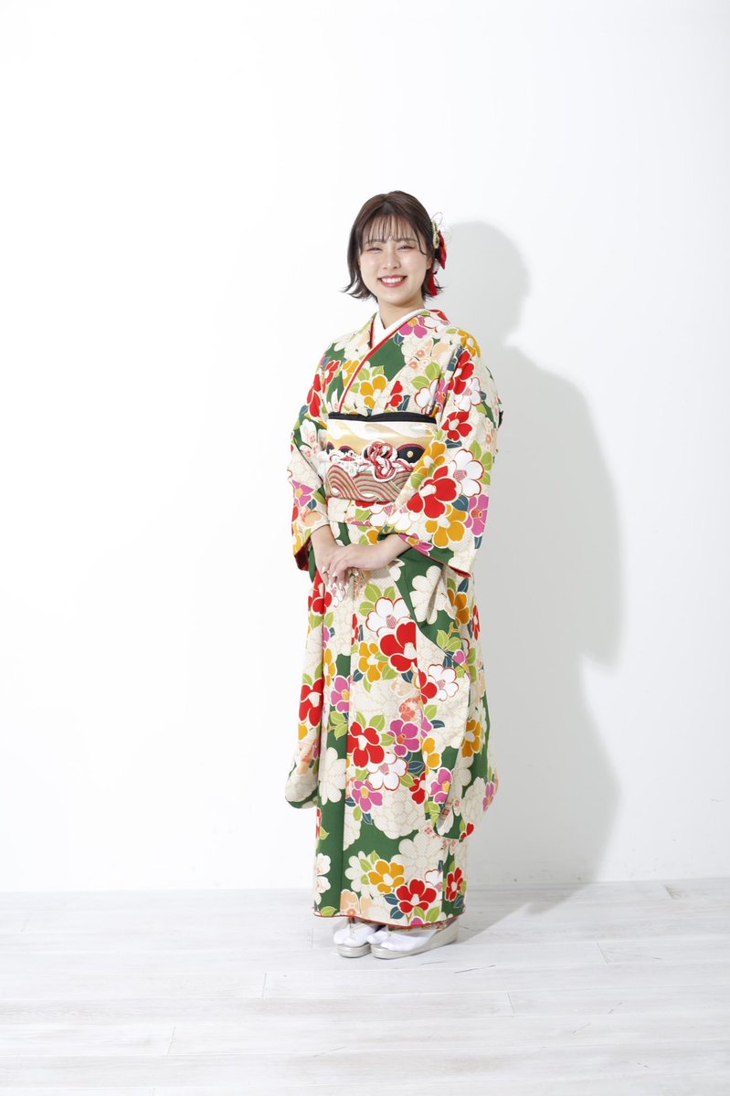 hsbmim's tweet photo. 振袖のデータ届いた👘🌸
もうすぐ23歳やけど、？🙃 https://t.co/N63MSmy66Z