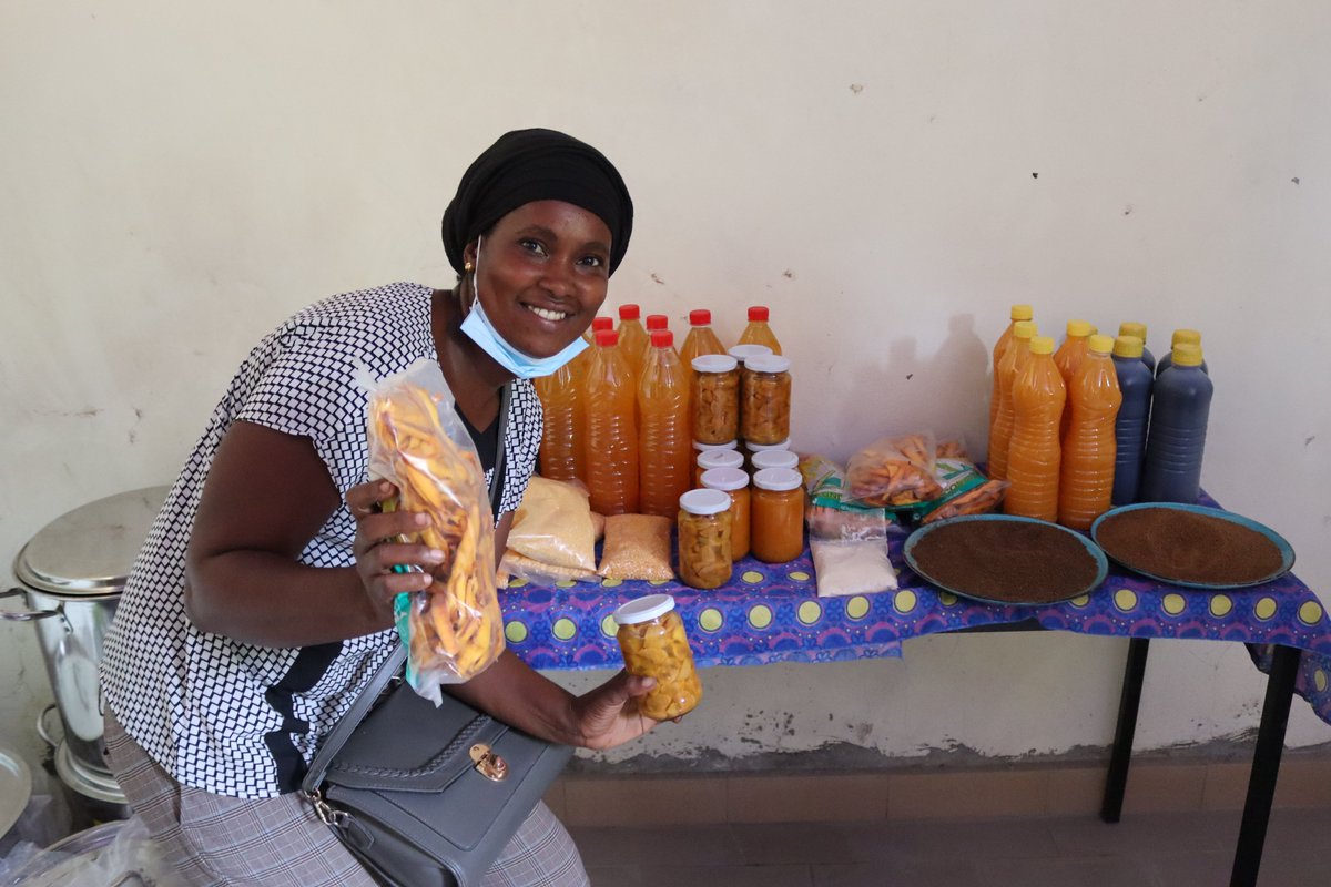 Rencontrez Khadidiatou Diallo, Agronome ressortissante du LTAEB de Bignona, présidente d’un GIE de 32 femmes qui s’activent dans la savonnerie et le maraîchage afin de créer de l'emploi pour les femmes et les rendre actrices de la croissance économique