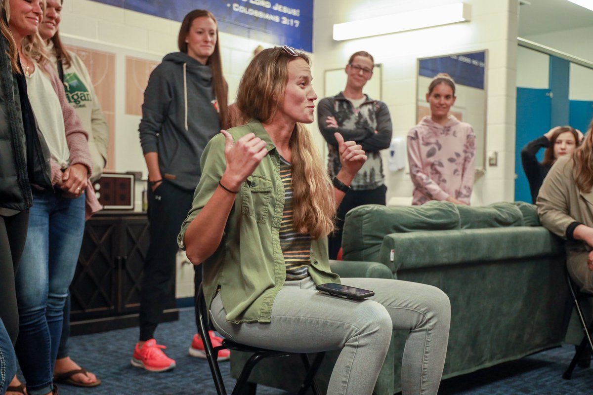 BUPilotsWBB's tweet photo. Hall of Famer Natalie Young ’08 recently talked to the BU's Women’s Basketball Team about the importance of teamwork. She shared when they leave Bethel, even if a national title isn’t won, they will have gone further than they could have without their teammates. 🔵⚪️🏀 https://t.co/fBUakaGtFr