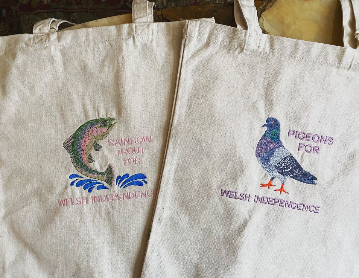 MULLET_FAN_NEO's tweet photo. GIVING AWAY TWO ORGANIC TOTES BAGS. JUST RETWEET AND FOLLOW TO ENTER AND I’LL DM THE WINNER AT 3PM TOMORROW https://t.co/9Sd9ElHRYW