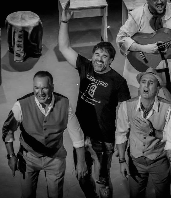 comparsatino's tweet photo. 📣🎭 | Y el 𝐸𝑠𝑝𝑖𝑟𝑖𝑡𝑢 𝑑𝑒 𝐶𝑎́𝑑𝑖𝑧 ha vuelto a juntar nuestros caminos en una próxima 𝒆𝒔𝒕𝒂𝒄𝒊𝒐́𝒏  👏🏻

¡Bienvenidos de nuevo, Ángel, Carli y Sergio!

#LaComparsadeTinoTovar #TinoTovar #Tinología https://t.co/uPQbnfCUNw
