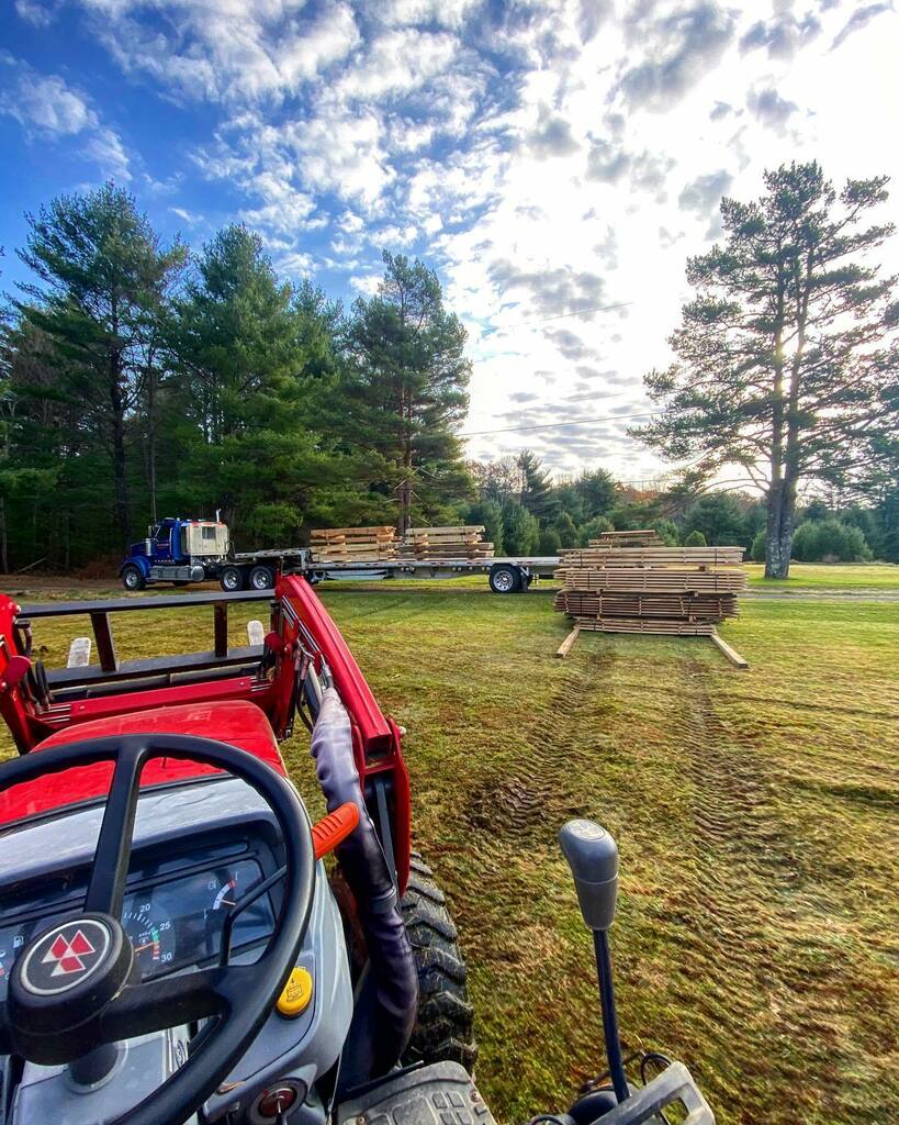 fieldstonearts's tweet photo. Begin/End

Obligatory “how it started versus how it’s going” post! Loaded up the balance of my lumber yesterday and relocated it to the new shop in VT. Huge shout out to @jonathan_borwegen, who made it all possible. 

#fieldstoneartistry #flatbed #lumber… https://t.co/cqQ8yaaGdM https://t.co/YNOdnRz6mn