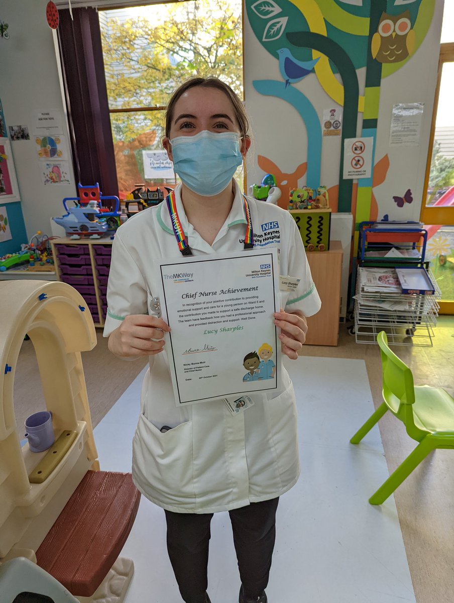 Congratulations to Lucy who is in receipt of a Chief Nurse Certificate from @nicolaburnsmuir for some fantastic work on Ward 5! Lucy is one of our Nurse Cadets who started with us back in September.  Congratulations Lucy, and thank you for your hard work!💙🌈 #NHS #NurseCadets