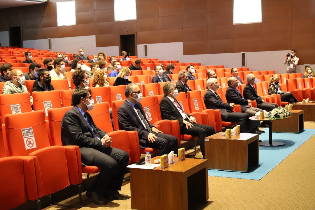bakircayedu's tweet photo. İzmir Üniversiteleri Platformu ‘Akıllı Üniversite Çalıştayı’ Üniversitemiz ev sahipliğinde gerçekleştirildi. Birbirinden değerli katılımcılar ile iki gün boyunca düzenlenen 6 Panel eş zamanlı olarak Üniversitemiz YouTube kanalından yayınlandı. 

Link:https://t.co/aqChKaU1oL https://t.co/zeiDuXGLw2