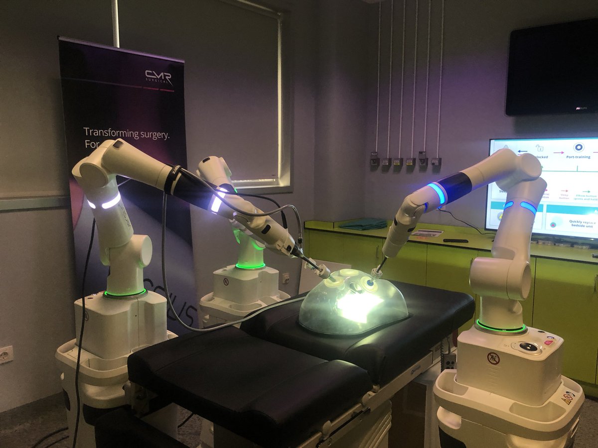 Gromcou's tweet photo. Disfrutando con el último taller de @CMRSurgical y su robot #Versius, dentro de la #rncirugia2021 #rnc2021 @aecirujanos @aecformacion @AecSeccion @CTF_ASACEC https://t.co/FwauQGfWji