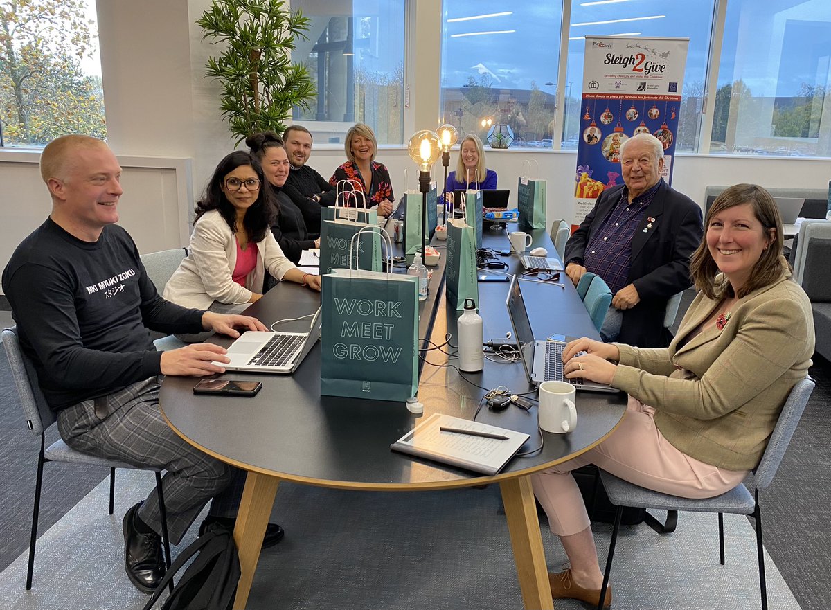 Ox_Biz_Network's tweet photo. Some of our members enjoying our latest Co Working Day.

Thanks to @mantlebusiness for their hospitality as always. https://t.co/rp0h850jyR