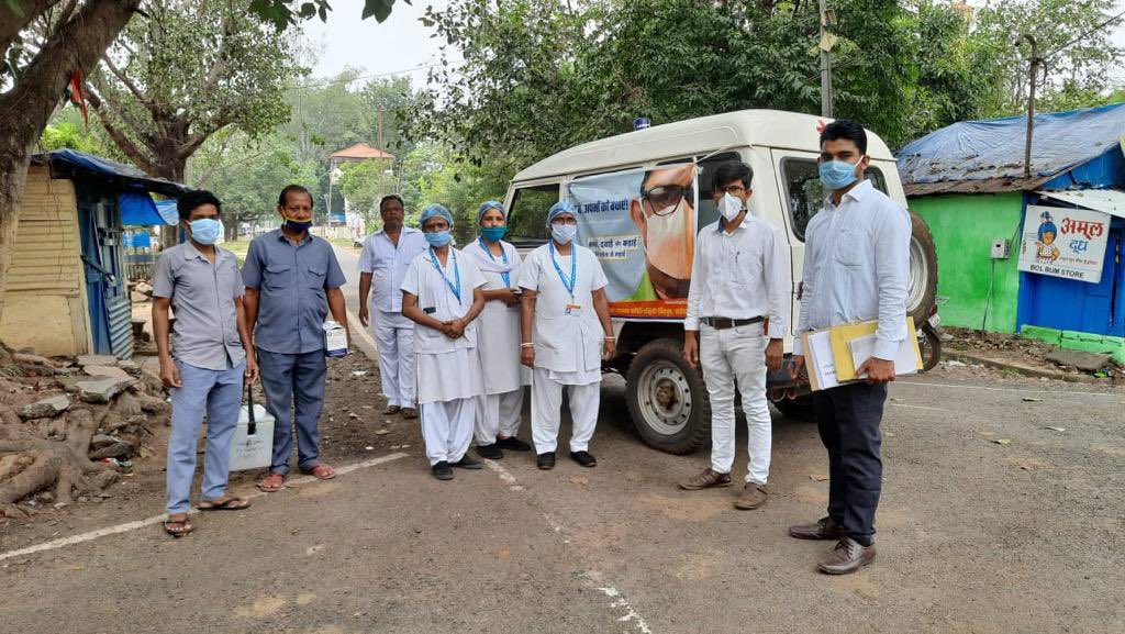 CKPHOSPITALSER's tweet photo. Har Ghar Dastak Campaign on Covid Vaccination and Vector Borne Diseases by Divisional Rly Hospital,CKP @DRMCKP @GMSERAILWAY @RailMinIndia @AshwiniVaishnaw https://t.co/uR88GMNxfN