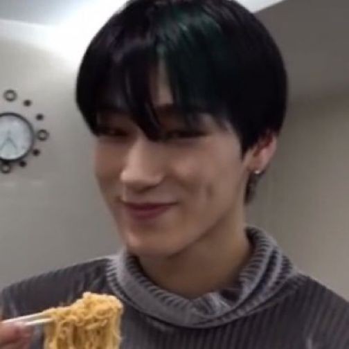 low quality san (@lqsanie) on Twitter photo 