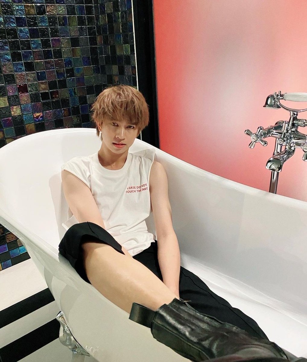 DiabPink's tweet photo. 🖤🤍
#BlueFluke
#เจ้าแก้มก้อน 
#fluke_natouch https://t.co/BzV4C1J2lX