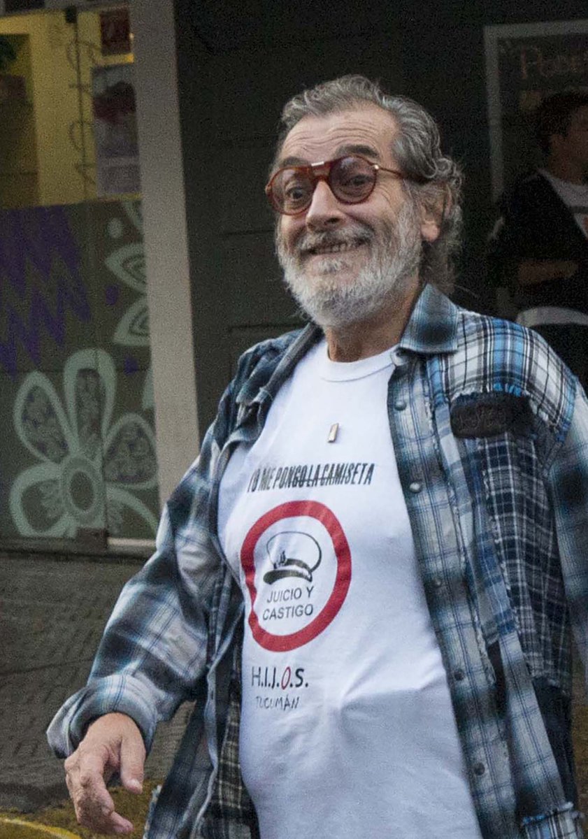 Amigxs murió mi papá, EL GRIEGO QUERIDO, el gigante luchador de todas las batallas, el último librero tucumano, el poeta, el amigo, el peronista, el abuelo de la Joaqui, el compañero de mi mamá, el mejor de todos nosotros...