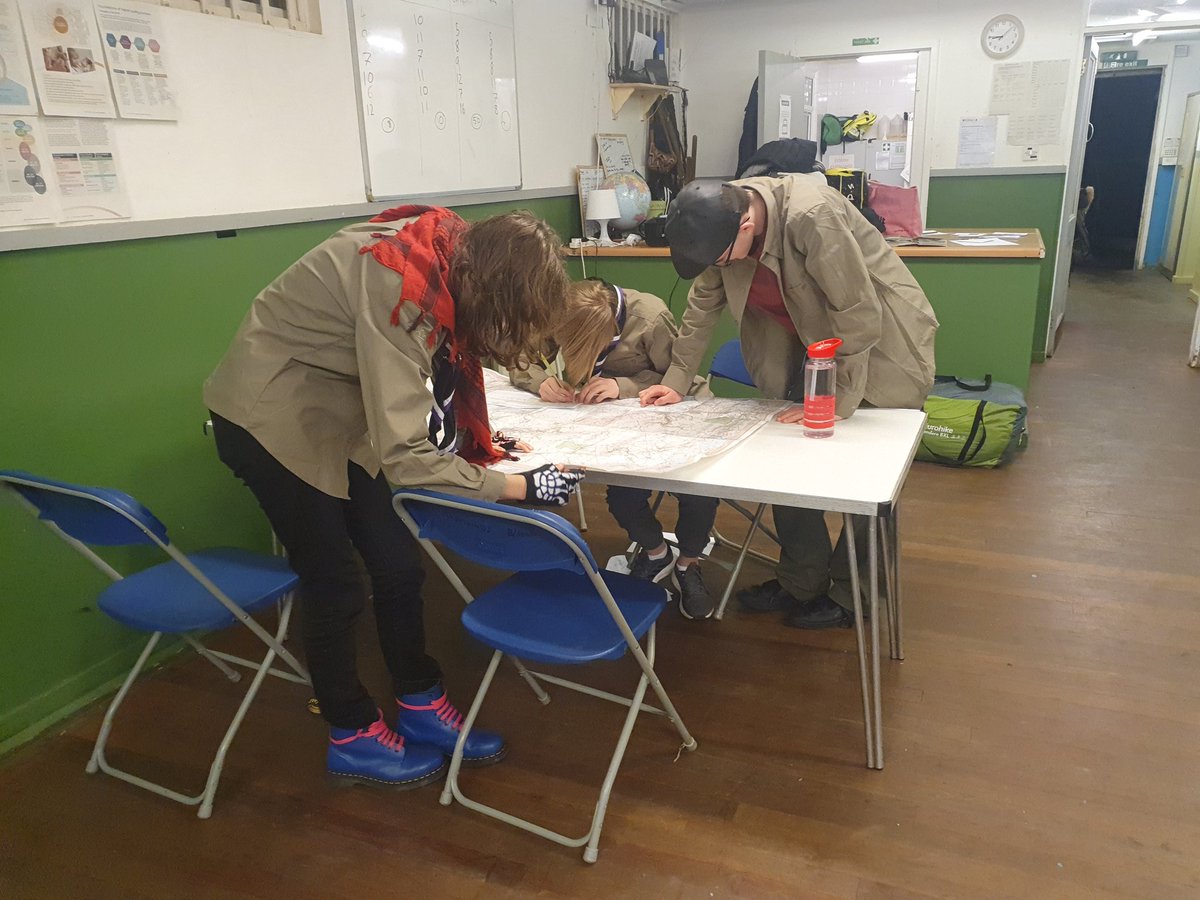 supernovaesu's tweet photo. On wednesday night, we brushed up on their maps skills and started their Navigator Staged Activity Badge. We also had a visit from our DC paul too. @Bristol_South https://t.co/GgBXdD8VwB