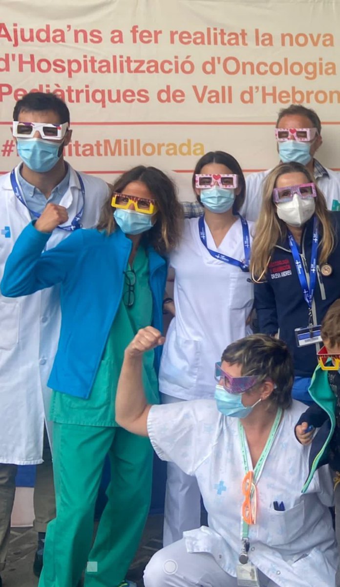 anest_vhebron's tweet photo. Avui també ens posem les ulleres en la la jornada de #realidadmejorada al @vallhebron amb @CatalunyaRadio per a la nova Àrea d’Oncologia i Hematologia pediàtriques. Entra a https://t.co/VmzQEHOJZZ per saber-ne més https://t.co/F6rDTMjvTk