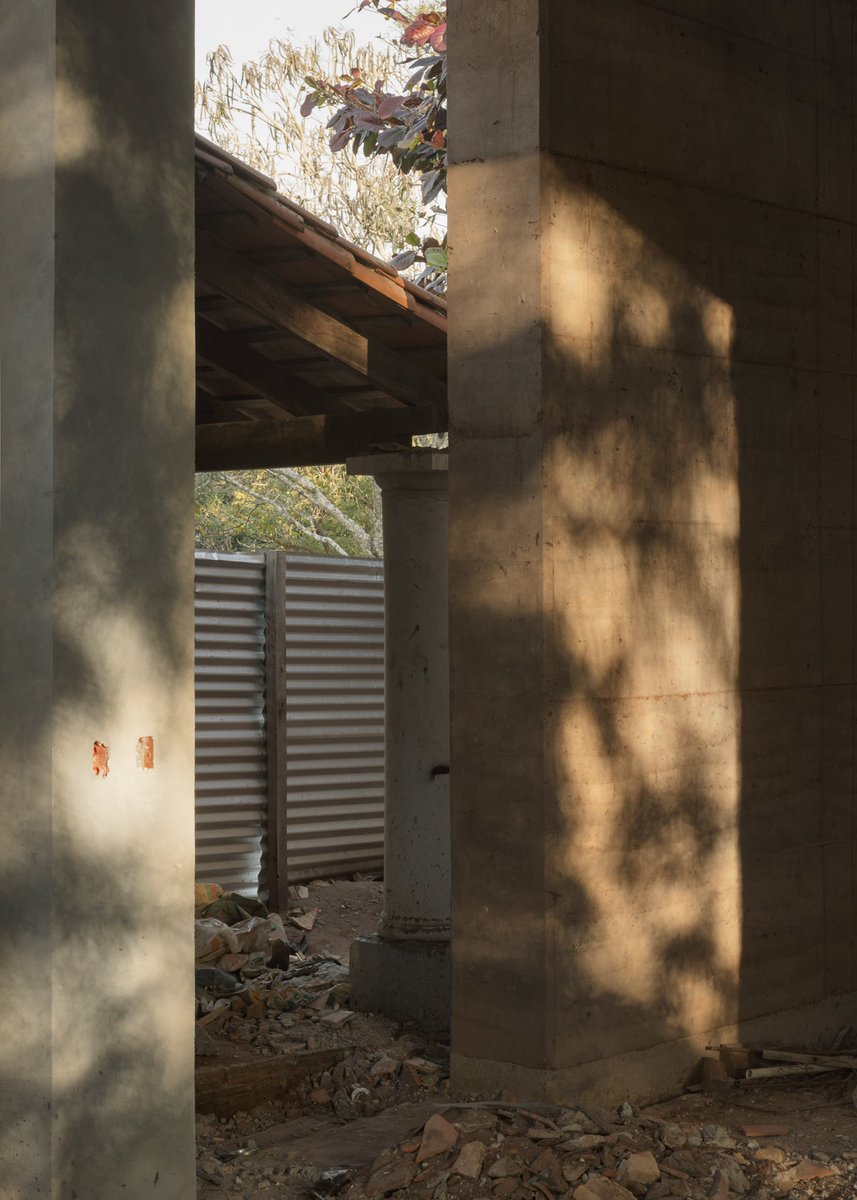 Ampliación Iglesia de Loma Grande, en construcción, #SergioRuggeri + #RobertoPaoli, Loma Grande, Paraguay.
—
© #FedericoCairoli | federicocairoli.com
