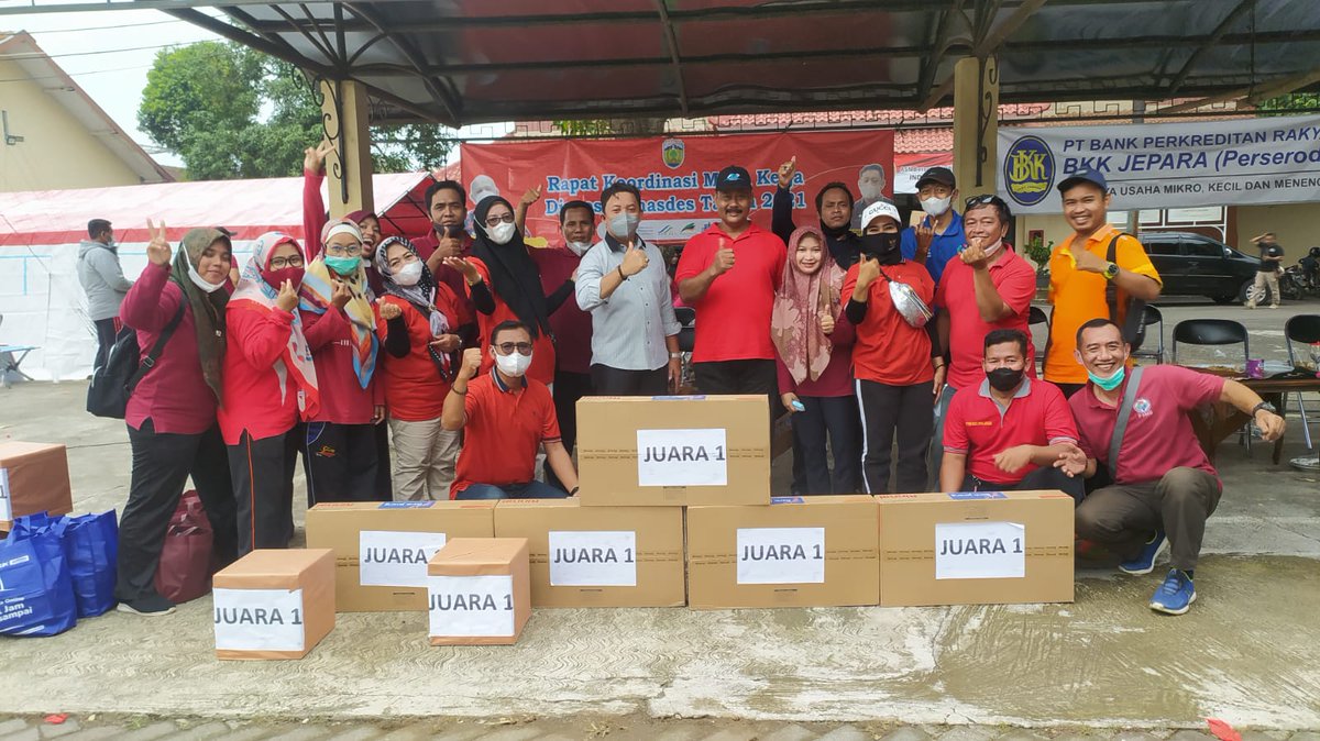 SKadarini's tweet photo. Rakor Mitra Dinsospermades bersama OPD terkait. TPP P3MD, PKH, Tagana, TKSK, PSM
Bekerja bersama bersatu padu untuk kesejahteraan masyarakat Jepara... 
@halimiskandarnu
@taufikmadjid
@azzameldzikrie
@kemendespdtt
@tppkemendes
@ganjarpranowo
@EvyNurmilasari https://t.co/ljyuWXOAX6 https://t.co/8jSGrOedy7