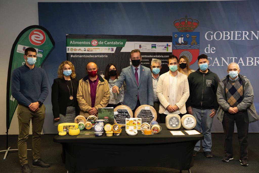 GuillermOngayo's tweet photo. 👏🏻 Orgulloso de nuestro sector agroalimentario 💢🇵🇱
✅ Ayer los queseros cántabros premiados en el #WorldCheeseAwards
✅ Hoy los responsables de la destilería #Siderit para conocer su apuesta por la innovación y la competitividad del sector https://t.co/7OzH7QD49x