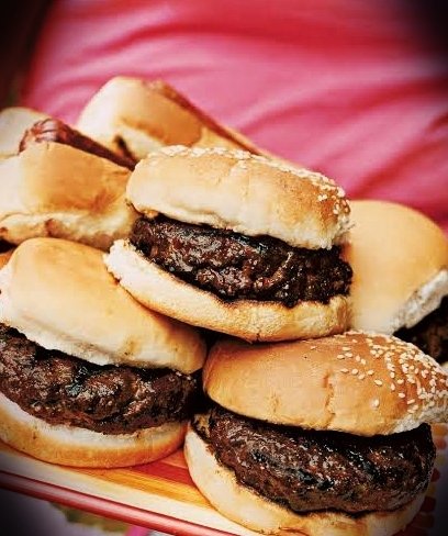 When you think one burger is not enough.
#gabohburger #burgermedan #burgergaboh #grabfoodmedan #gofoodmedan #makanapahariini #jumatceria #deliverymedan #medan