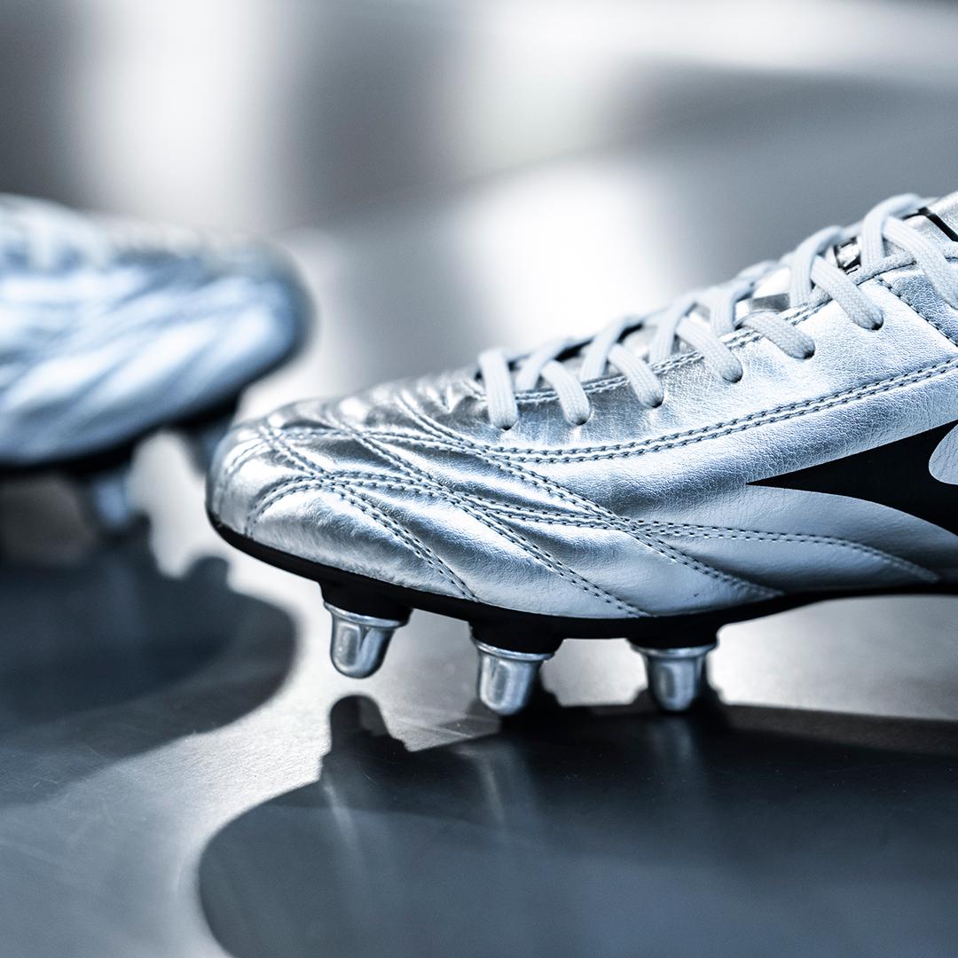 ProD_Rugby's tweet photo. Closer Look 🔍
Get closer to the details of the latest @MizunoRugby Monarcida Neo Si 💥 Explore it and the rest of the 'DNA Pack' now at Rugby's biggest ʙᴏᴏᴛʀᴏᴏᴍ 📲
🛒➡️ https://t.co/ZyZ6XKkKgg
#LevelUp #ProDirectRugby https://t.co/2vCNUe8BIY