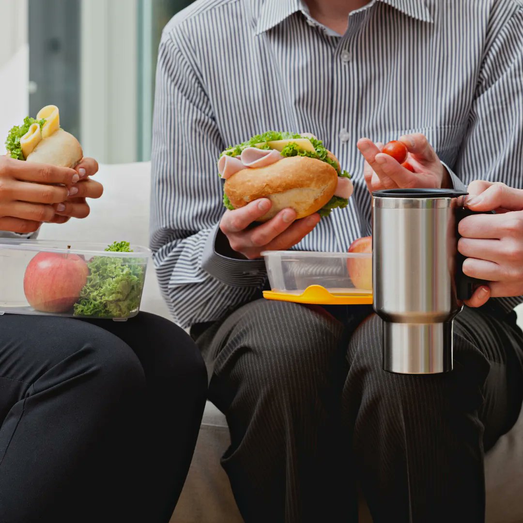 waste_switch's tweet photo. During #COP26, ONS revealed that food waste has reduced by 15% since 2007 but there is still some way to go. 

Businesses can take big steps to help teams reduce their food waste. 

Is your business taking steps to reduce food waste?

#Recycling #BusinessWaste #GreenBusiness https://t.co/f4Y0598T4y