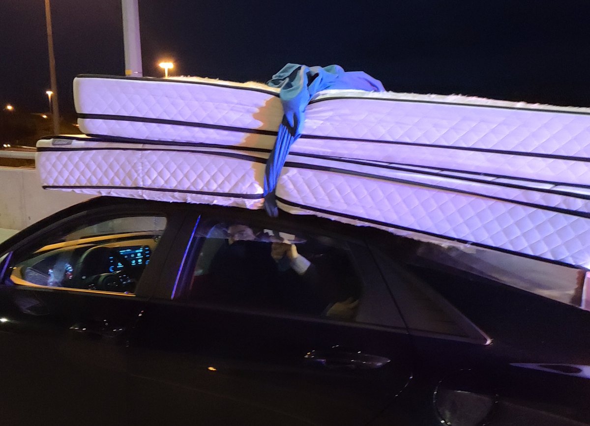 OPP_CR's tweet image. If the sheet fits...you still might not want to use it. Driver charged after relying on passengers to hold down mattress by hand with a bed sheet. Please use your head when transporting your bed. #facepalm #insecureload #epicfail #drivesafe #CaledonOPP ^im