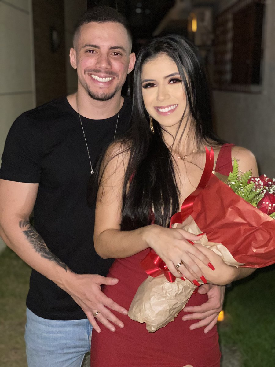 annegfm's tweet photo. NOIVEEEEII!! 🥰💜 Não existe mulher mais feliz no mundo do que eu. Eu te amo demais @emiefi_ !!! https://t.co/JLCzwr2qEs