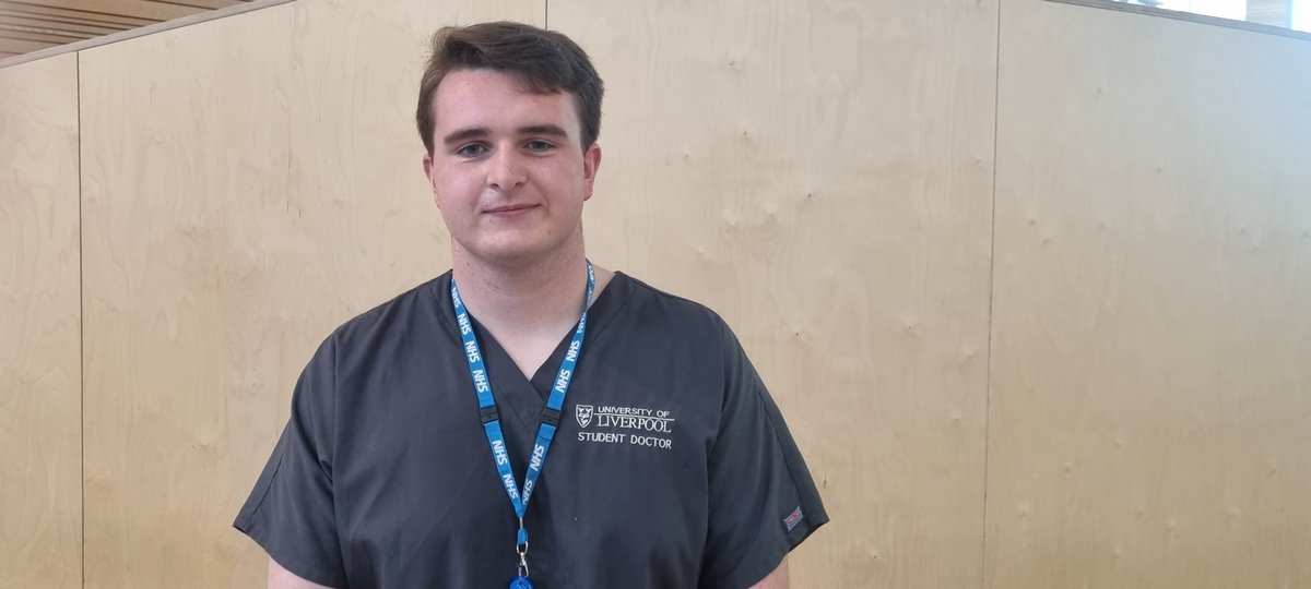AlderHey's tweet photo. Meet Matthew 👋😄 He was a volunteer here at Alder Hey for almost 4 years. As a volunteer, he worked Christmas Day 🎄🎁 and also helped out during covid, too. Matthew is now studying medicine at @LivUni 💊🎓 https://t.co/L8BFWV4m40