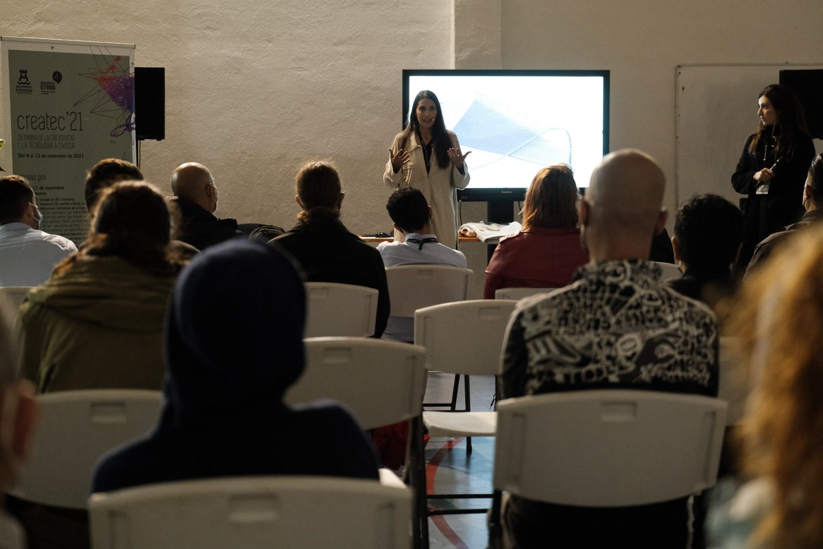 Districte07800's tweet photo. Createc Pro finaliza la jornada con la presencia de cinco ponentes, tanto distribuidores como usuarios finales de esta tecnología, que han compartido sus experiencias en el uso de la impresión 3D en sus sectores.

#Ibiza #Createc21 #Createcpro #3d #Diseño3D #impresoras3D #diseno https://t.co/OWC6iIJgJG