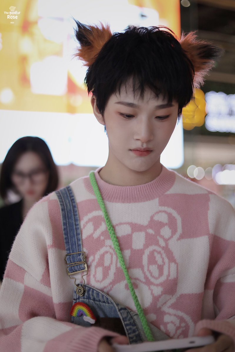 RoseforHYT's tweet photo. 2021 1112 上班

哎呀 Pink🍑🍑🐱🐱
#huyetao #胡烨韬 https://t.co/ru9aTX7ACO