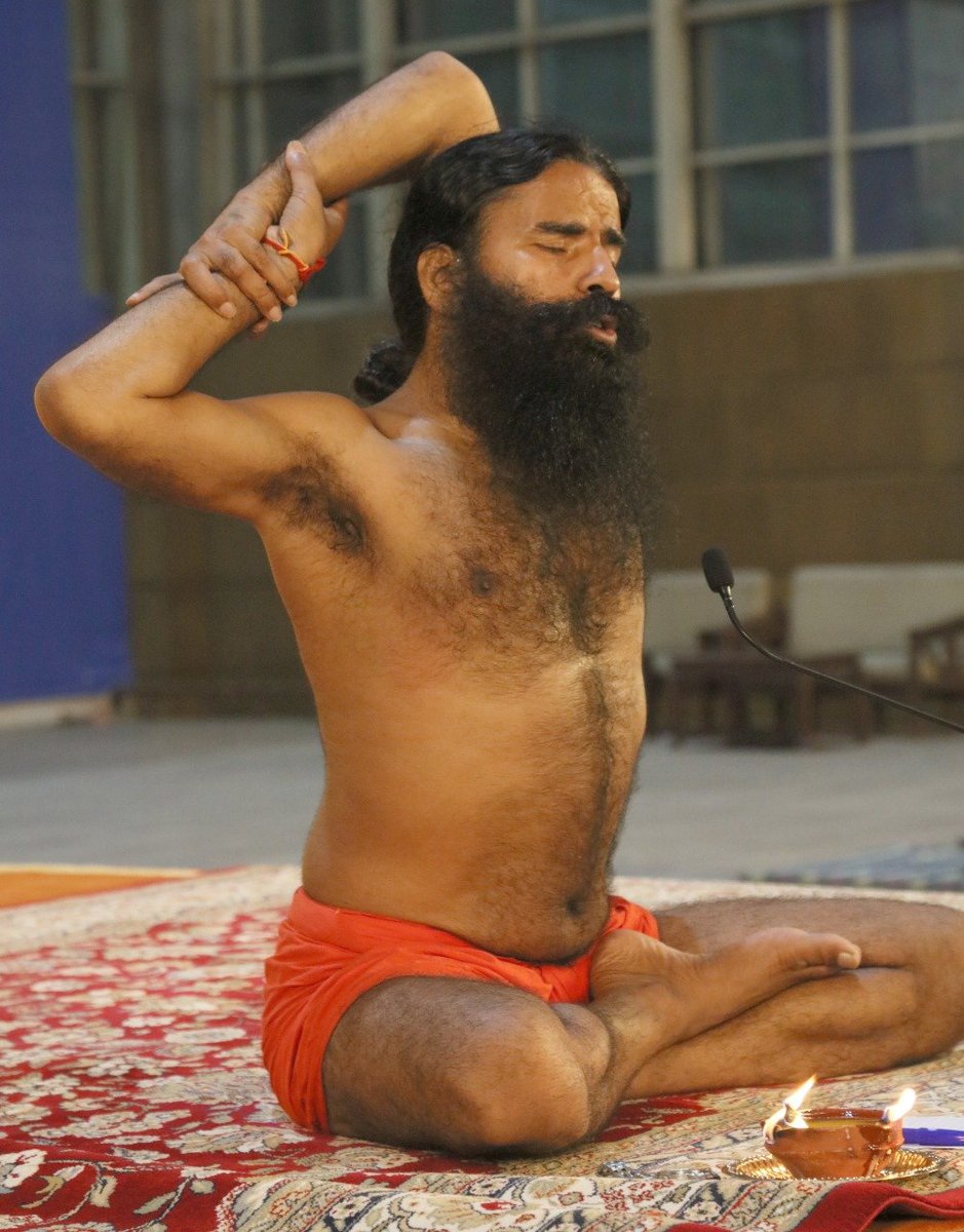 swadeshsw's tweet photo. त्याग ही जीवन है, सबके प्रति दया करो। 
किसी की भी निंदा नहीं करनी चाहिए। 
घृणा  दुर्विचार, दुष्कर्म और दुर्भावना से और जो दुर्विचार, दुष्कर्म और दुर्भावना रखते है  उनका अंत होना चाहिए।
#Swadeshswabhiman https://t.co/a6Alpxzia5