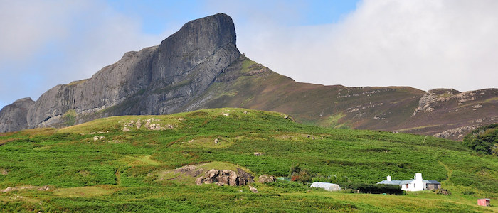 In our second #COP26 special <a href="/dralanbrownlaw/">alan brown</a> talks to @JillJRobbie and @Hannah_Mimiec about Hannah’s @CarnegieUni Vacation Scholarship on Community Law Ownership and the Green Recovery from the Coronavirus.
🎧spoti.fi/3Hg2OD1