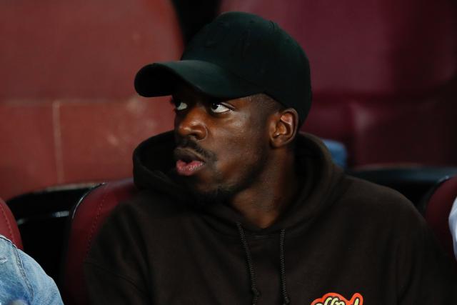 lequipe's tweet photo. Ousmane Dembélé est arrivé en retard vendredi à l'entraînement du FC Barcelone, ne respectant pas une des règles mises en place par son nouvel entraîneur Xavi https://t.co/otUbnEdOwm https://t.co/20si8XqPpw