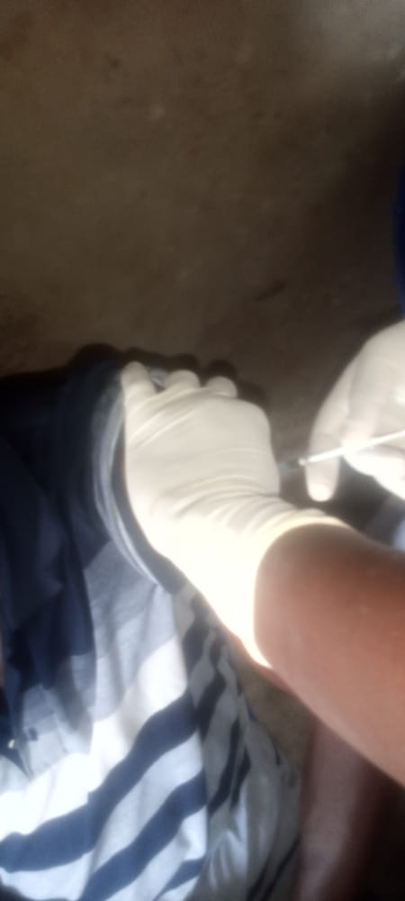 menofthenightug's tweet photo. Our membership and communications officer has successfully carried out a vaccination drive at Namirembe landing site in Masaka district.
#4UME&Theentire🏳️🌈
#Youareessentialtoo
#getyourjab
#MONU #IBU #SMUG #KT #UHAI #ALLOUT #MINISTRYOFHEALTH #WHO https://t.co/WUh2u5fp5D