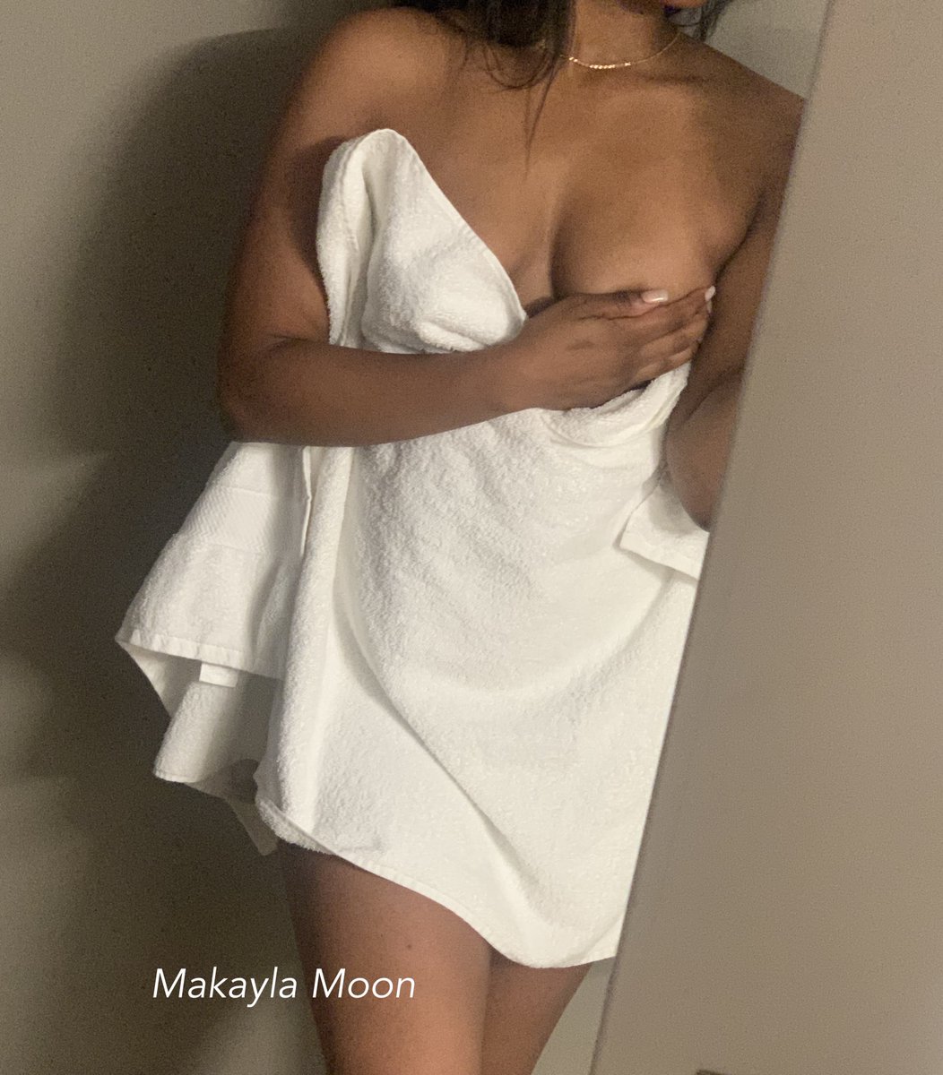 MakaylaMooon's tweet photo. Curious....stop staring and come see before it's too late! I won't bite unless you want me to😈

OnlyFans: makayla.mooon
Fansly: MakaylaMooon https://t.co/mrQ0XPIHlb