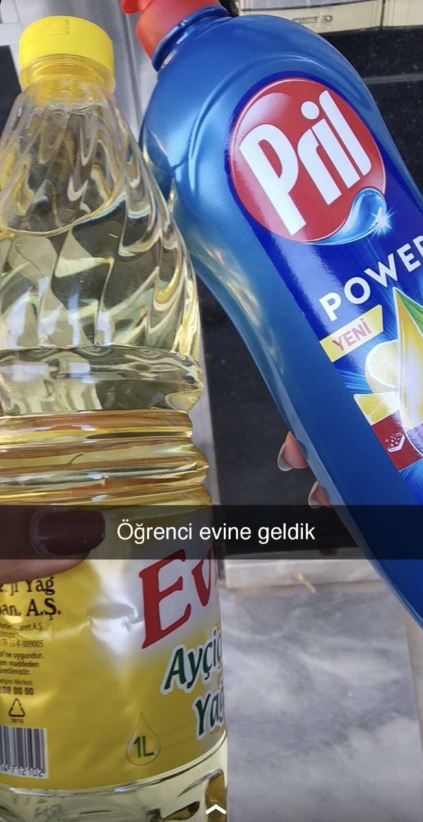 Arkadaşlarım yanıma gelirken bana küçük sürpriz yapmışlar kdndkdndk @aslifeyzan <a href="/cerencskn_/">c e r e n</a>