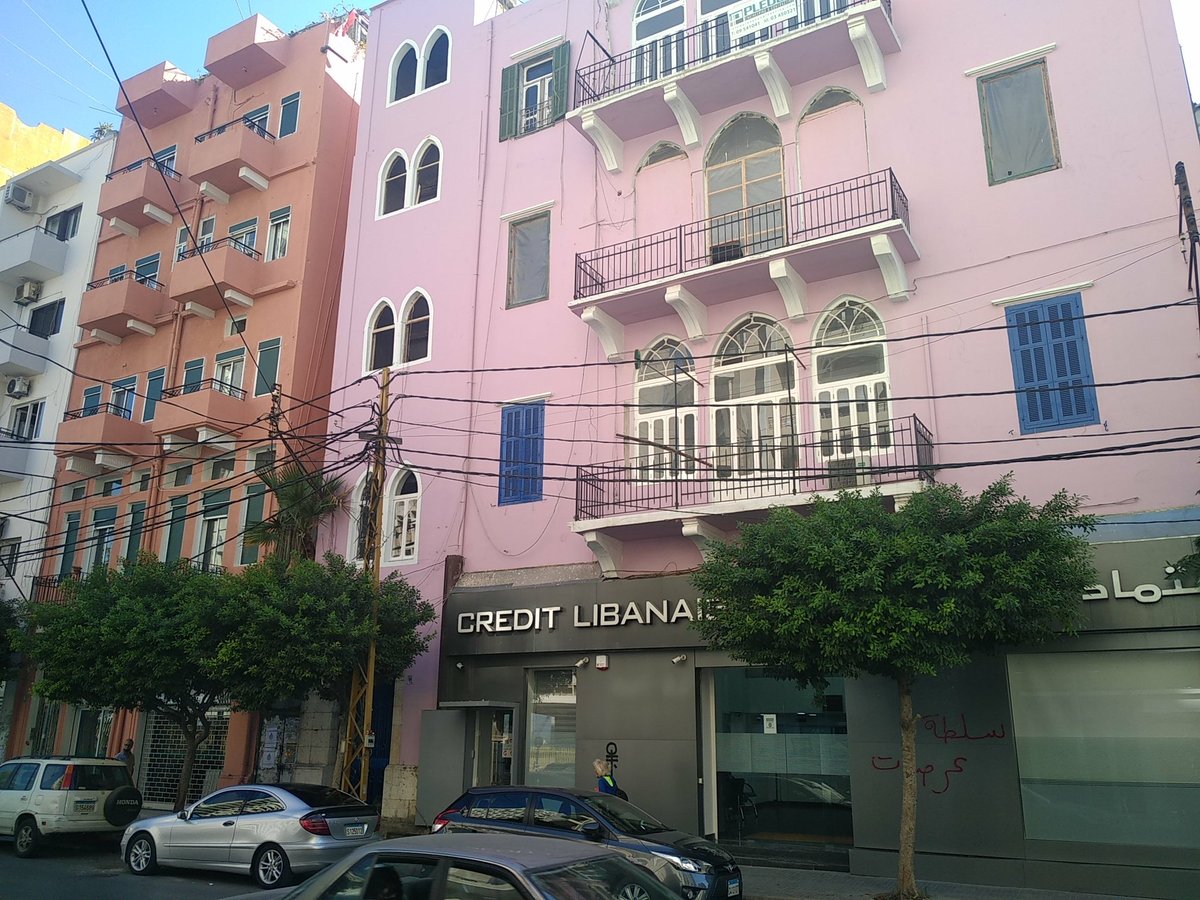 Fr_Grunewald's tweet photo. Les quartiers de #Beyrouth touchés par #beirutblast se reconstruisent doucement mais les cicatrices physiques &amp; psychologiques restent là @AmelNGO @OffreJoieLB @premiereurgence @MdM_mideast @grillo_anne Tant que l'enquête sur #beirutblast n'aboutit pas les assurances bloquent https://t.co/7ZqgtOVU9e