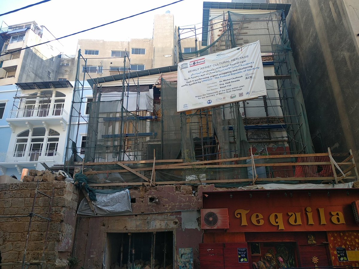 Fr_Grunewald's tweet photo. Les quartiers de #Beyrouth touchés par #beirutblast se reconstruisent doucement mais les cicatrices physiques &amp; psychologiques restent là @AmelNGO @OffreJoieLB @premiereurgence @MdM_mideast @grillo_anne Tant que l'enquête sur #beirutblast n'aboutit pas les assurances bloquent https://t.co/7ZqgtOVU9e