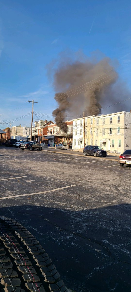 GoodwillFire32's tweet photo. Photo’s from the fire yesterday on Hurst St.  All occupants accounted for, check out our Facebook for the go fund me link to help out 2 department member who’s house it was. https://t.co/IWmosKlfdu