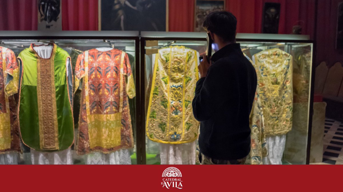 CatedralAvila's tweet photo. ¿Has visitado el #Museo de la #Catedral de #Ávila? 😊
Además de incluir cantidad de piezas únicas como estas #casullas, el espacio en sí también es precioso ����
Horarios y entradas en https://t.co/yyIKP4jqkT https://t.co/EiTFib9VMZ