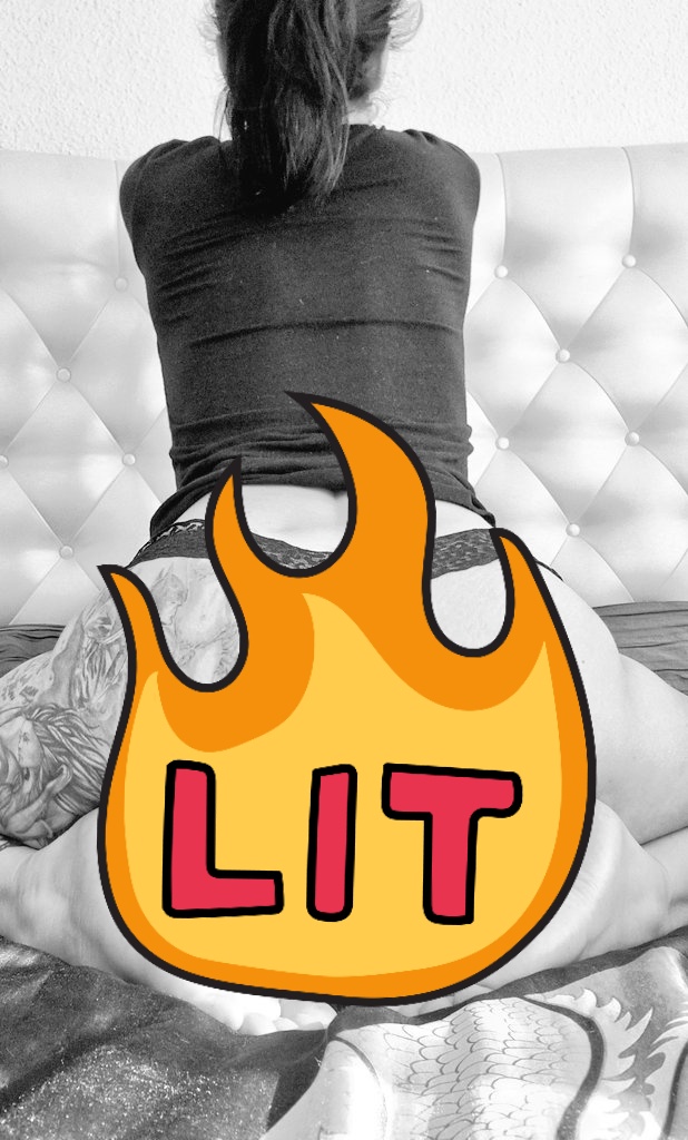 KittyCa98347142's tweet photo. Meet me, and let me entertain you https://t.co/w8OjRQveFz https://t.co/GU8Whs2Pvy