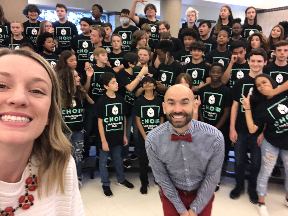 tsmschoirs's tweet photo. Thank you to all who have served our country. We are glad to honor you. Three performances to show you that we care. To those who serve, THANK YOU!!! #VeteransDay2021 #TrinitySings @TSMSKeller @KISDFineArts @KellerISD https://t.co/An3wBo4rYi