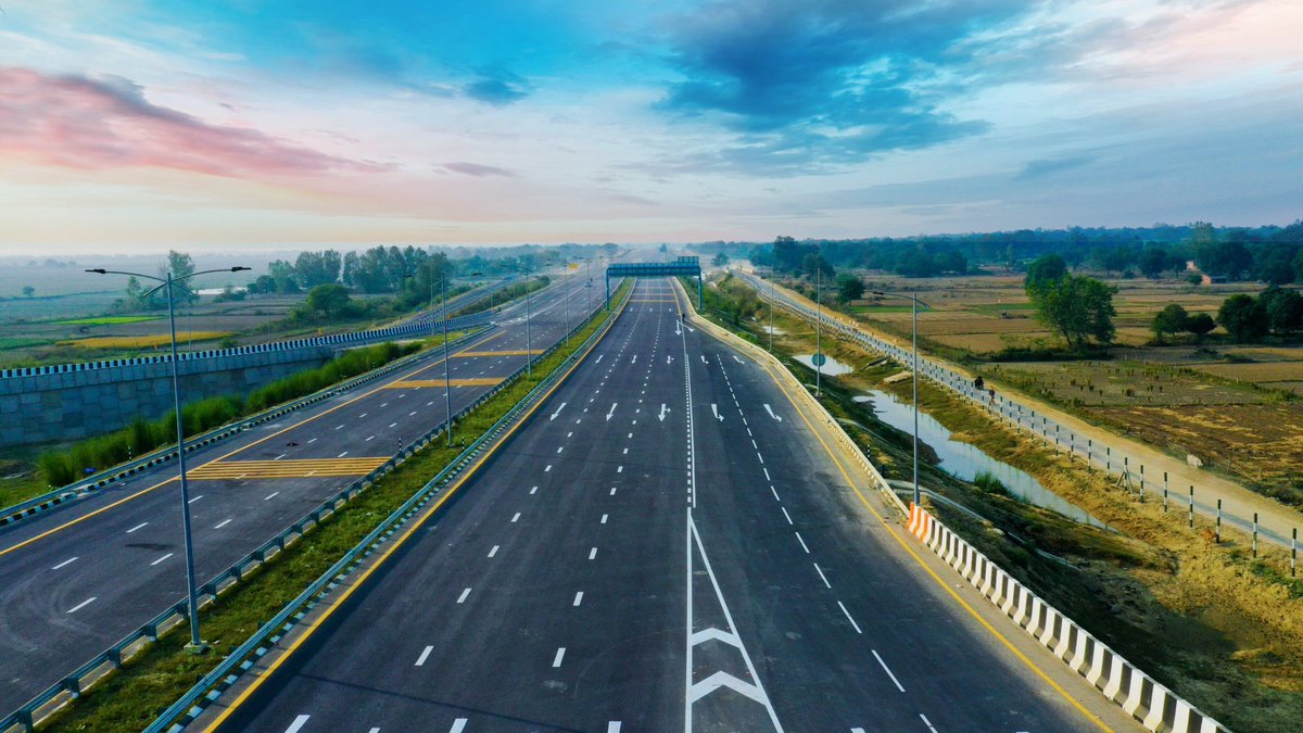 rishibagree's tweet photo. PM Modi to inaugurate 340 Km long Purvanchal Expressway constructed by UP Govt from Lucknow to Ghazipur via Sultanpur on 16th November.

The Expressway was built in just 40 months at a cost of Rs 23000 crores including the land acquisition cost https://t.co/ZjmGXibFDo