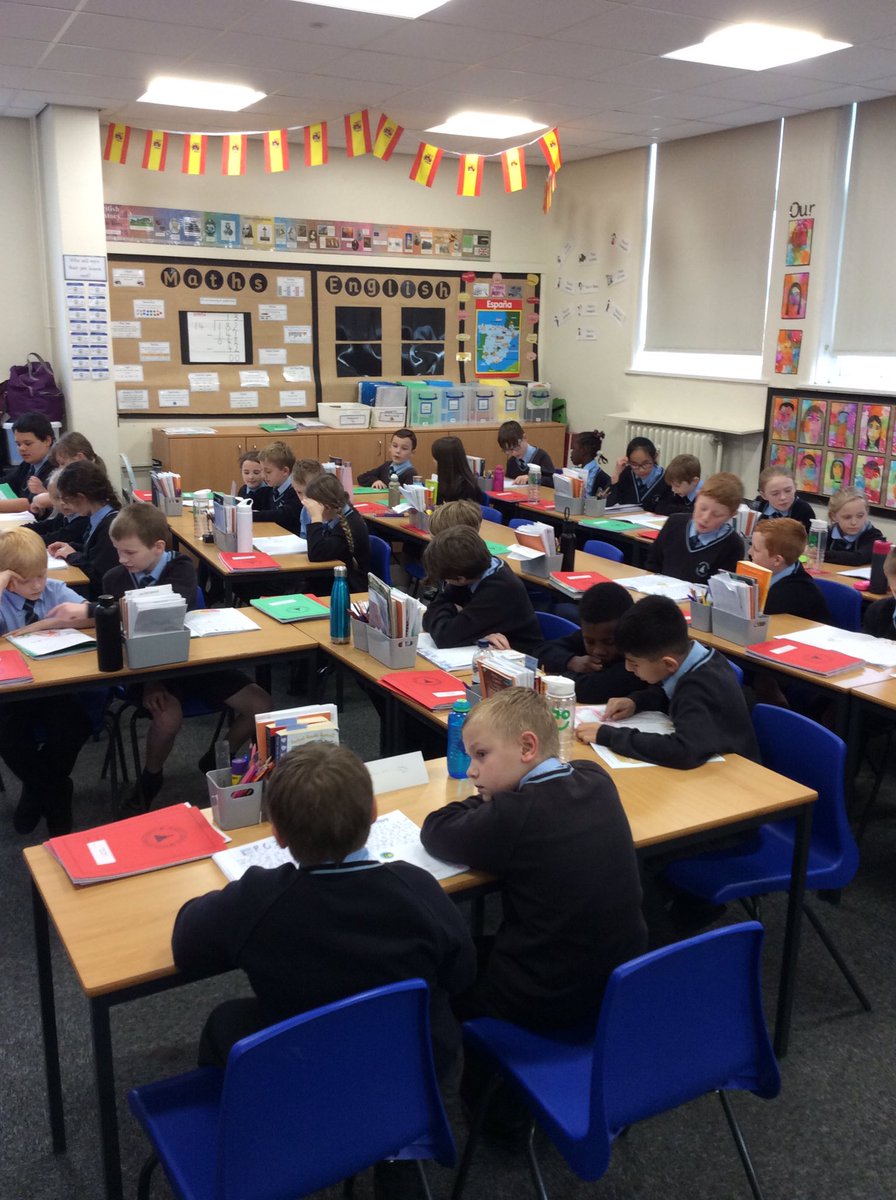 mabsy6a's tweet photo. Year Six and Year 4 came together to share their last piece of writing with each other. Y6 enjoyed reading their sci-fi stories aloud to an audience! 📖 https://t.co/RtpWXBeZXr