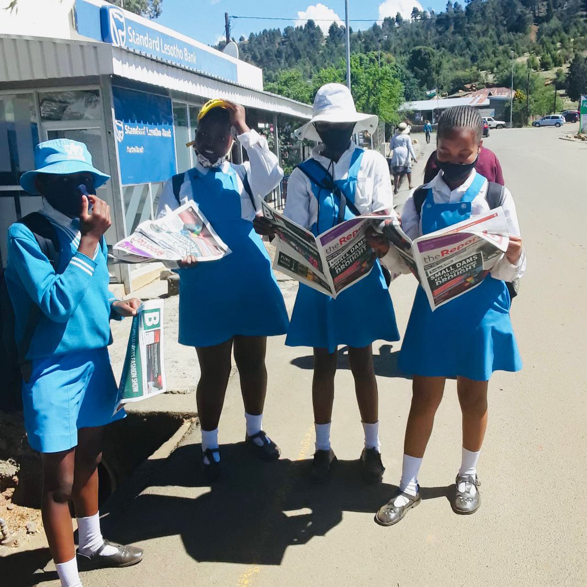 TheReporterLS's tweet photo. #SpotTheReporter
📍Upper Moyeni, Quthing
⏱ Today, reading todays edition
#NationWideDistribution #Lesotho https://t.co/A4t9tBm2mx