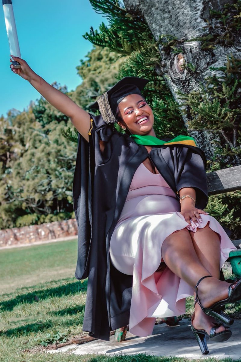 ufh1916's tweet photo. With her degree in hand and a glow on her face, the possibilities are endless for Odwa Nduku who has just graduated with a Bachelor of Science in Biochemistry and Microbiology during the UFH 2021 Virtual Spring Graduation.
#UFH2021SpringGrad https://t.co/Guw9NAKDpI