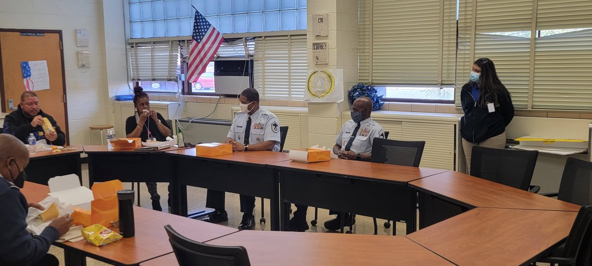 <a href="/highpointssga/">HPHS SGA</a> hosted a luncheon and presentation recognizing the nine veterans and two active-duty AFJROTC instructions on our staff. We appreciate their service to our country as well as their continued service to our students and community!
<a href="/pgcps/">PGCPS</a> #VeteransDay2021