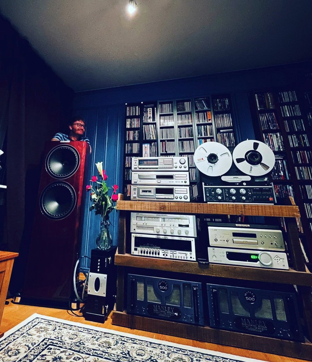 FyneAudio's tweet photo. That is one epic looking system, Lars!👇 😎
Thanks for the share 🎶
📷 IG: hifilars
#hifi #fyneaudio #madeinuk #scotland #f704 https://t.co/xZ4aFcyDVo