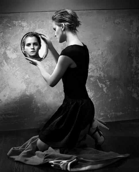 CasaLettori's tweet photo. “Possiamo essere liberi solo se tutti lo sono.”

Hegel 

Emma Watson 📸

#CasaLettori https://t.co/laXWnwaHoy